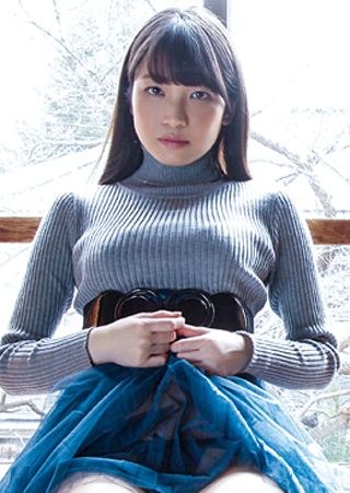 大崎由希の着衣巨乳セーター